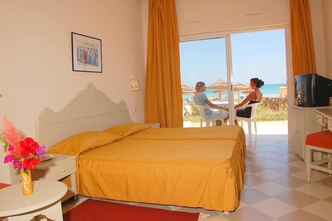 Standard Double or Twin Room Sea View,917271769:JPEG